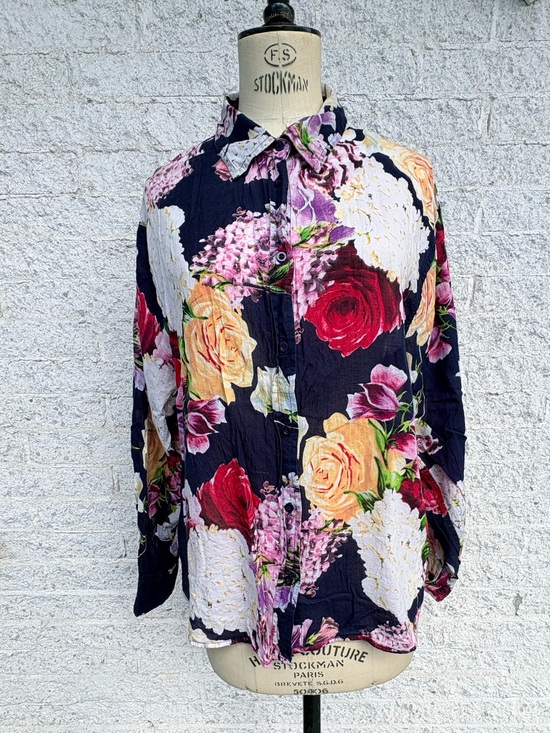 Simons Tops - Magazine Floral Button-Up Blouse - Bold Flowers